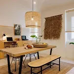 דירה Hinako - 2 Bedrooms And Terrace In Arroios ליסבון