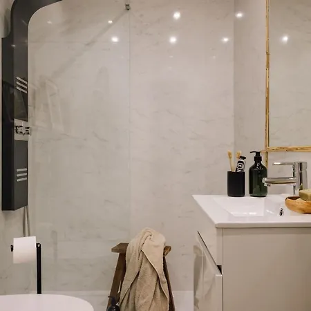Hinako - 2 Bedrooms And Terrace In Arroios דירה