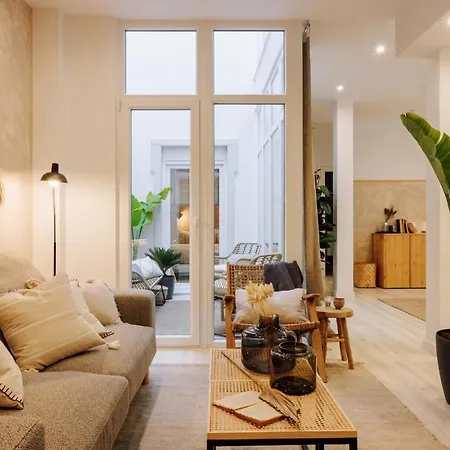 アパート Hinako - 2 Bedrooms And Terrace In Arroios リスボン